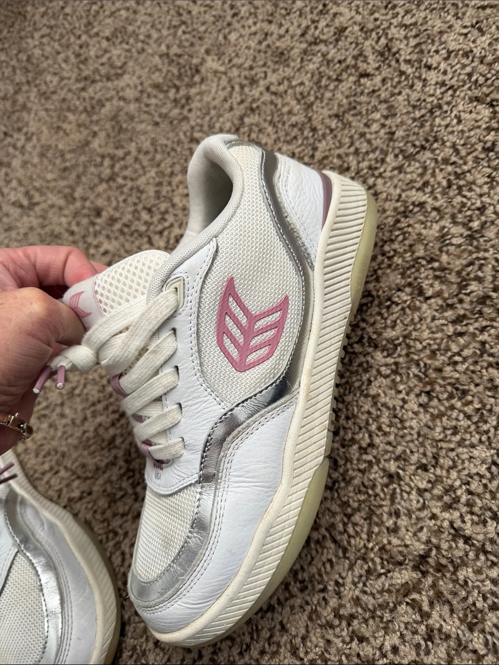 Cariuma low top